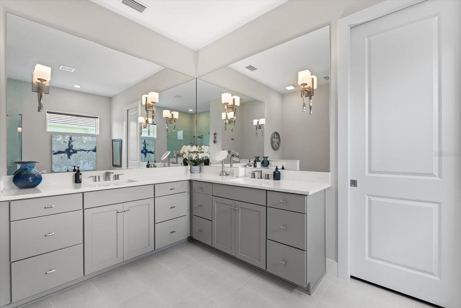 LAKEHOUSE COVE/WATERSIDE PH 3 - Residential