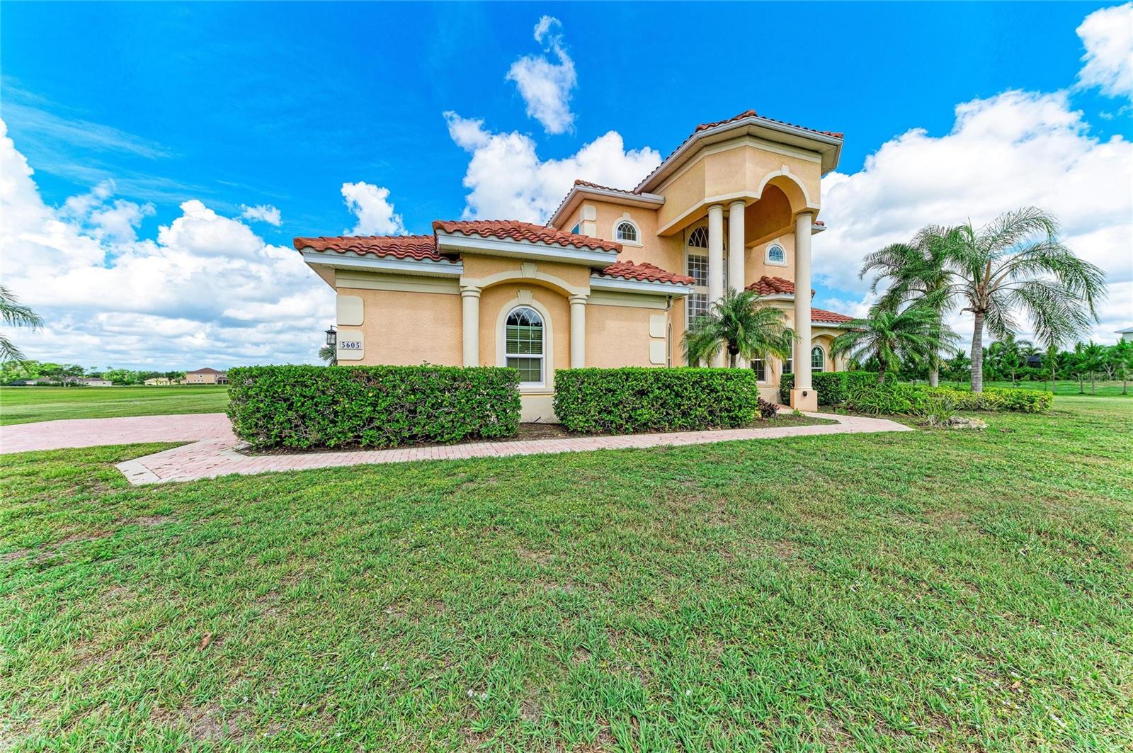 5605 LAKE PADDOCK CIRCLE