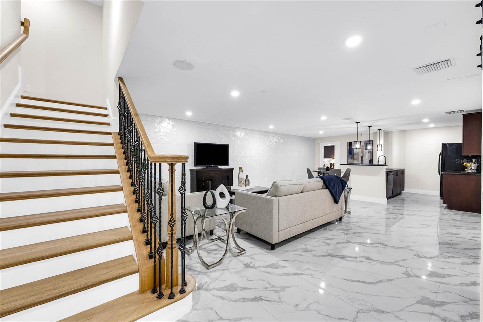 LUGANO TERRACE - Residential Lease