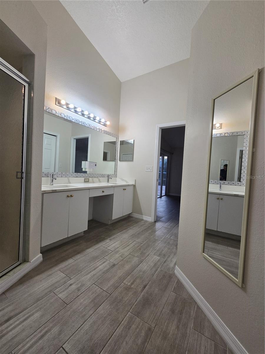 BROOKFIELD - Residential
