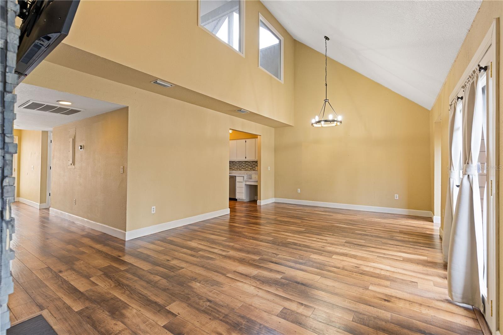 1621 NE 2ND STREET 302