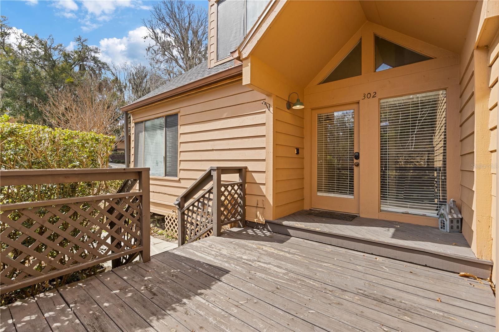 1621 NE 2ND STREET 302