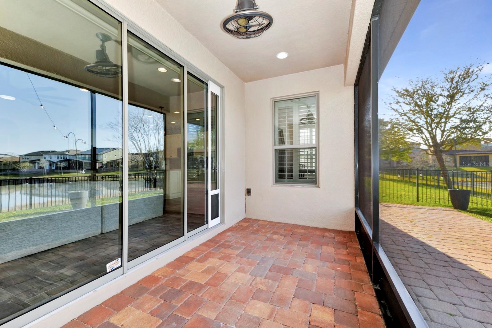 915 FOUNTAIN COIN LOOP