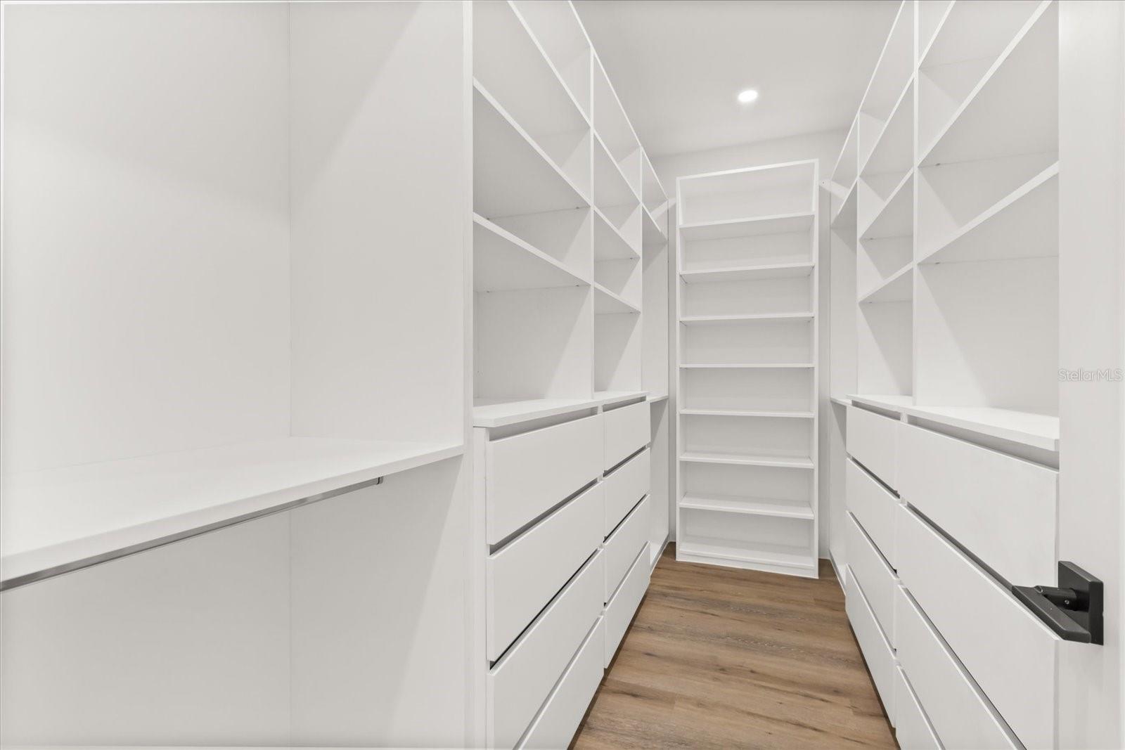 HOURGLASS HOMES - Residential