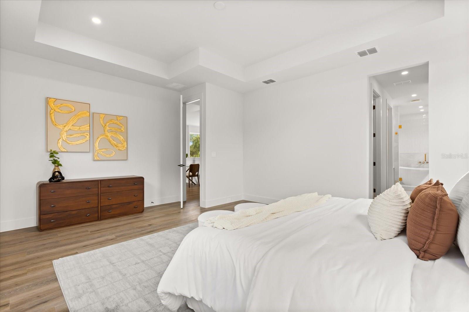 HOURGLASS HOMES - Residential