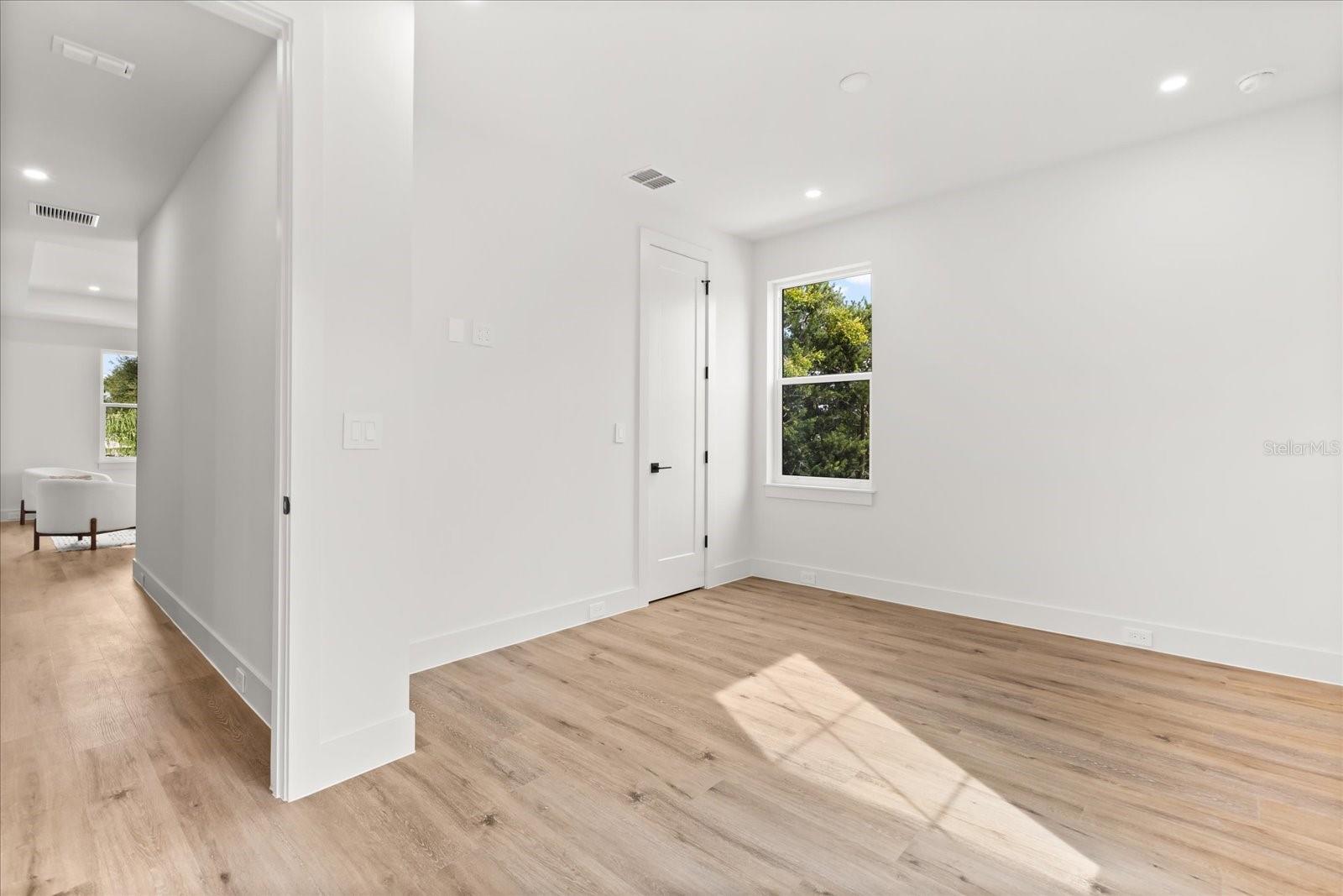 HOURGLASS HOMES - Residential