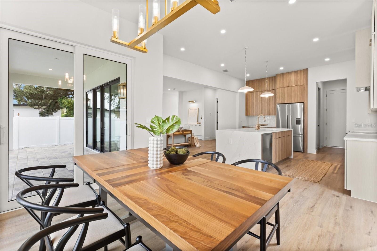 HOURGLASS HOMES - Residential