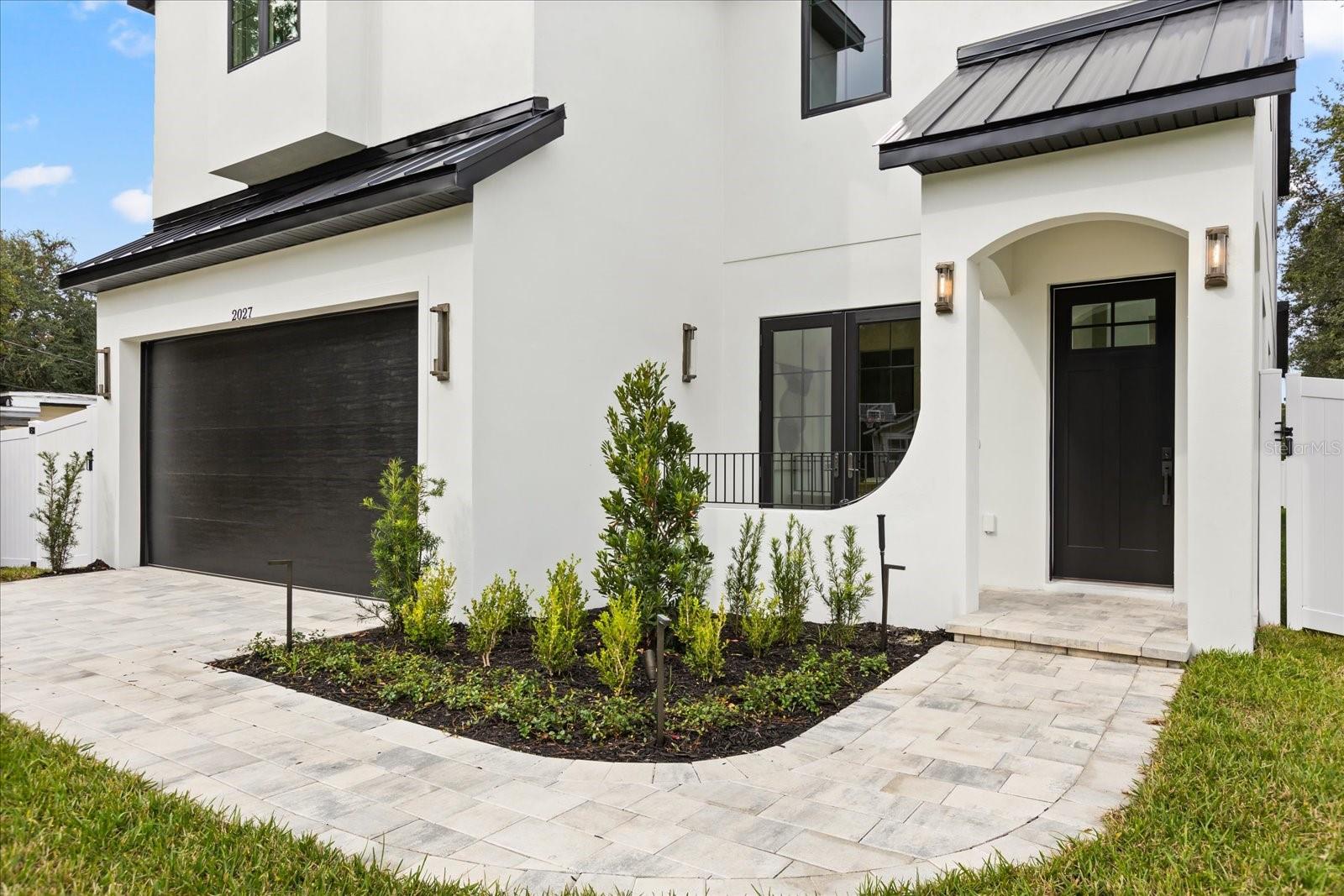 HOURGLASS HOMES - Residential