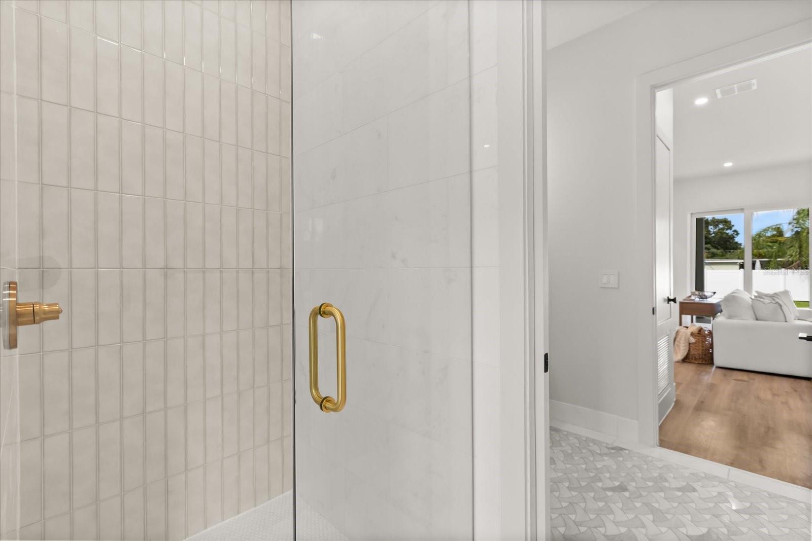 HOURGLASS HOMES - Residential