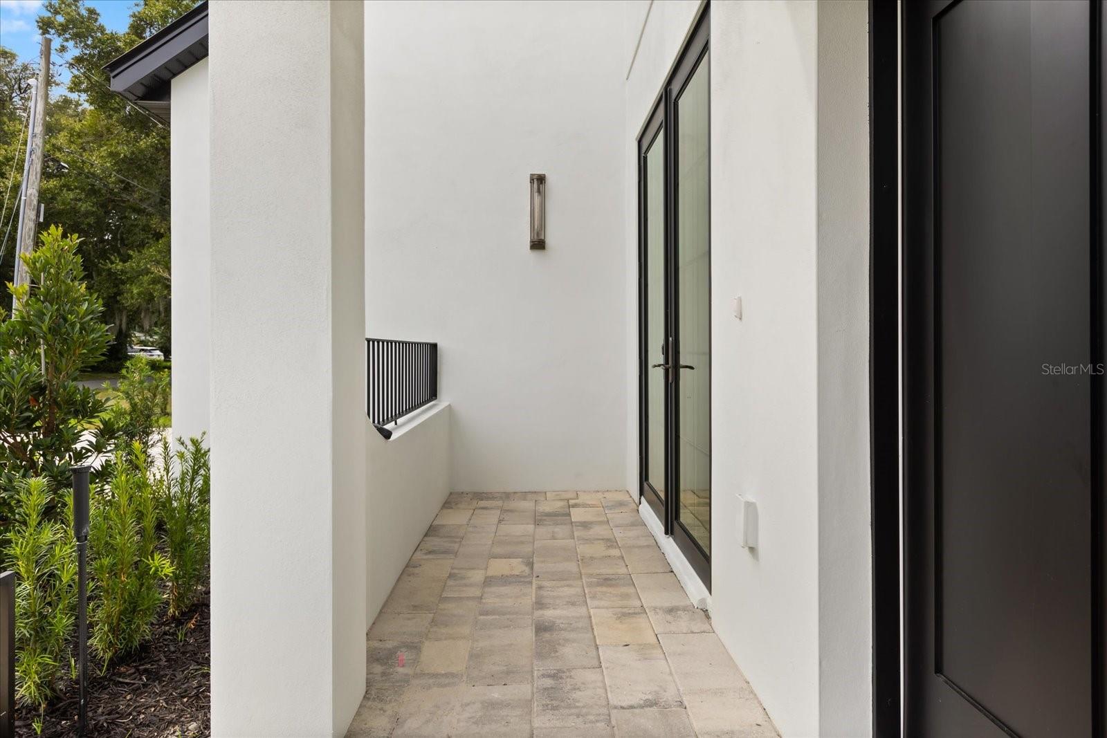 HOURGLASS HOMES - Residential