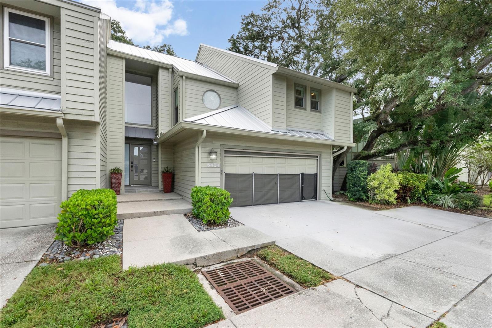 5424 BAYSHORE BOULEVARD 12