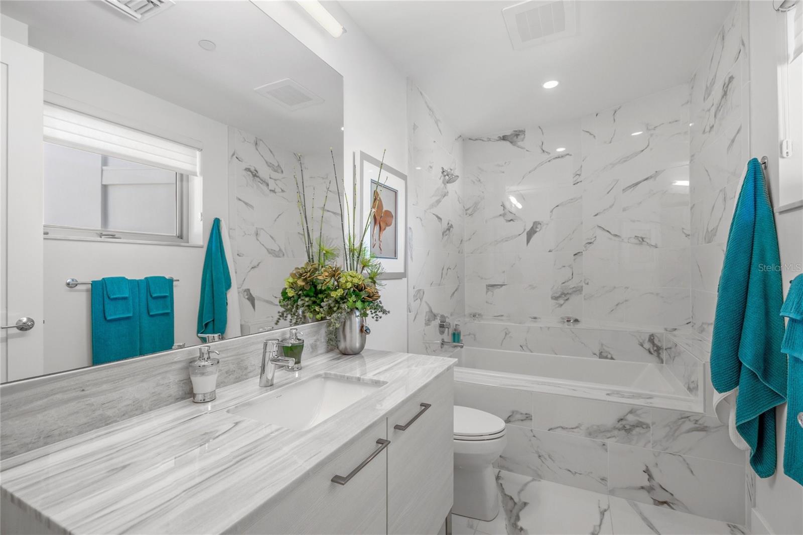 VUE SARASOTA BAY - Residential