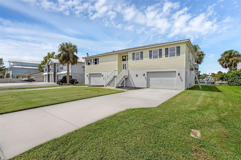 Photo of 1720 NW 20th Avenue, Crystal River, FL 34428 (MLS # O6345523)