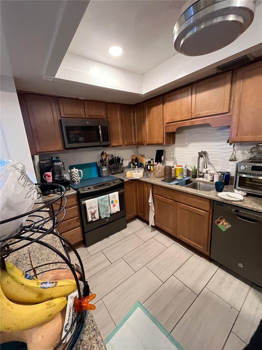 100 PIERCE STREET 1105