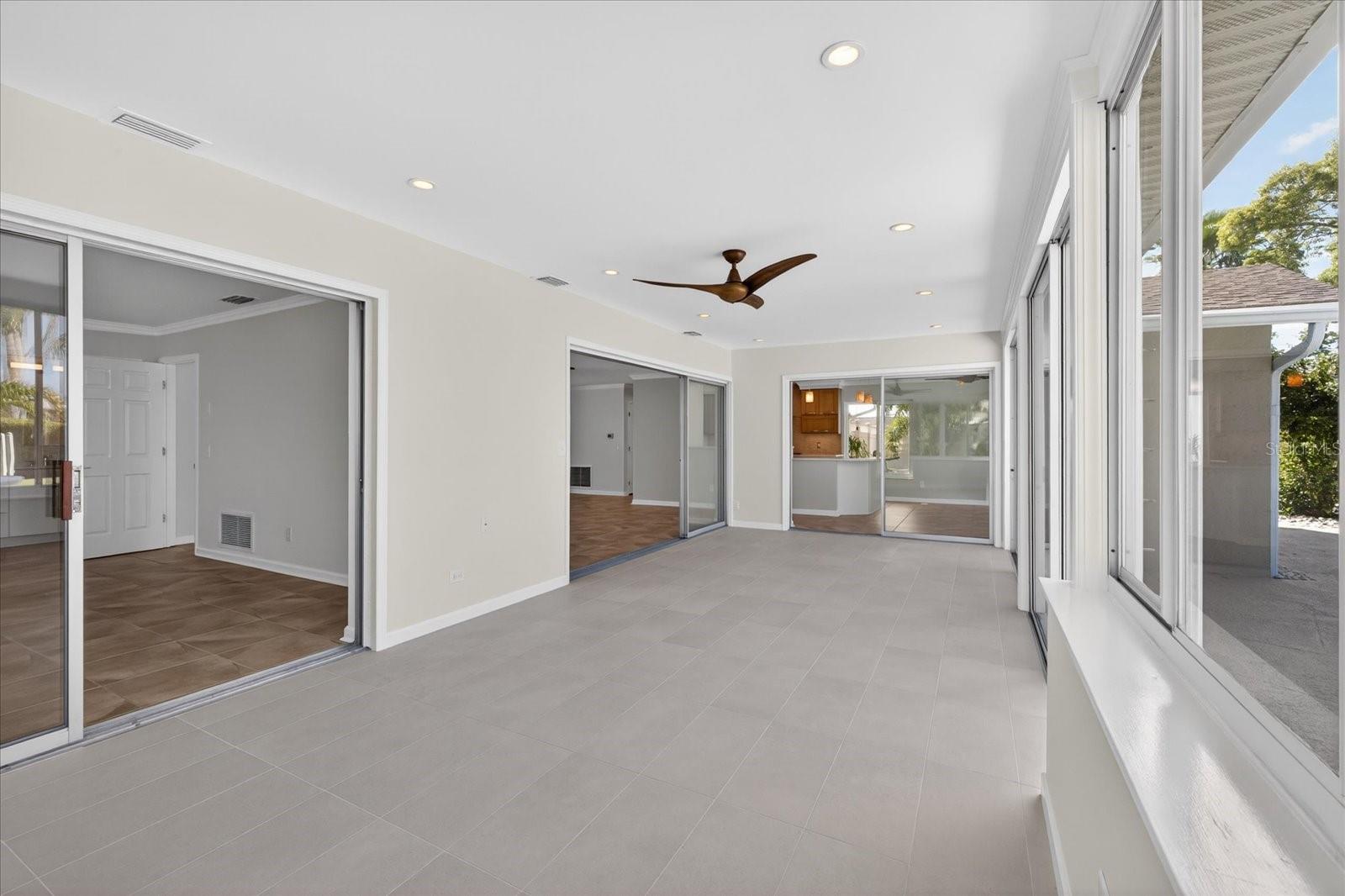 FLOR A MAR - Residential