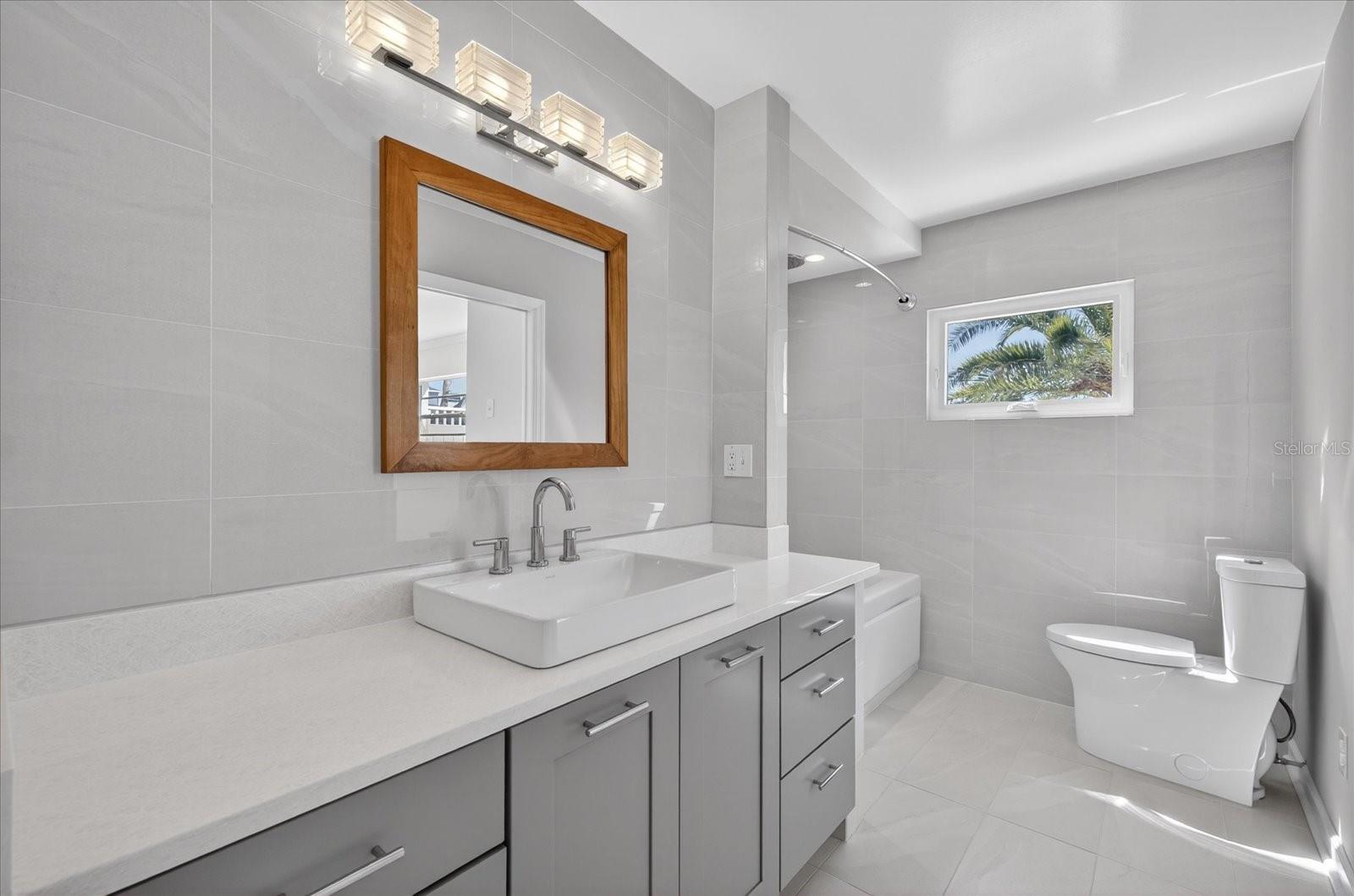 FLOR A MAR - Residential