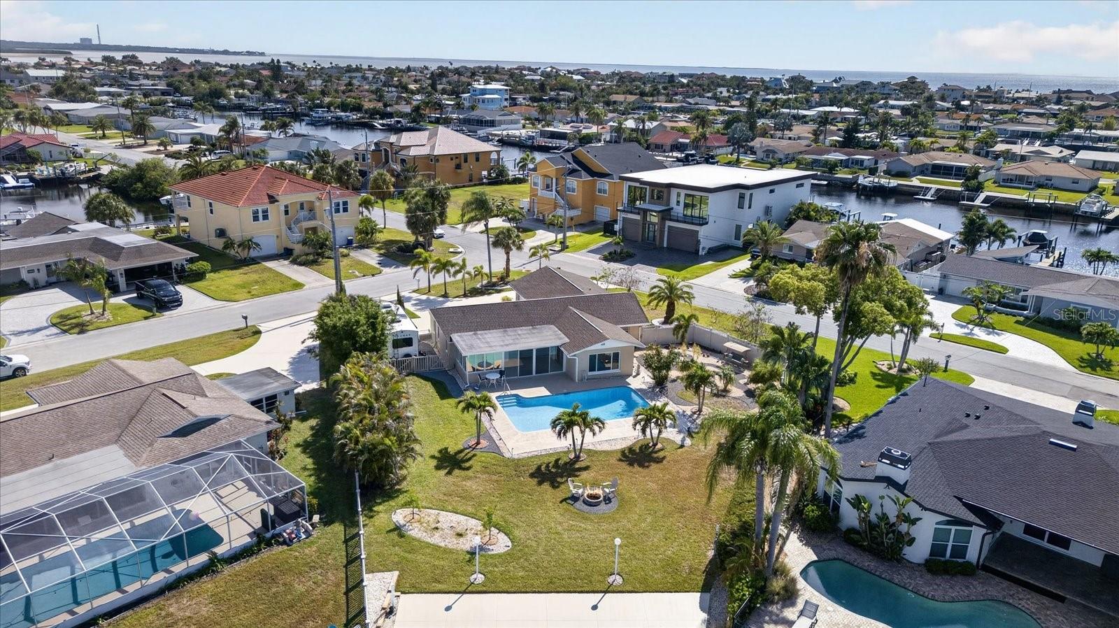 FLOR A MAR - Residential