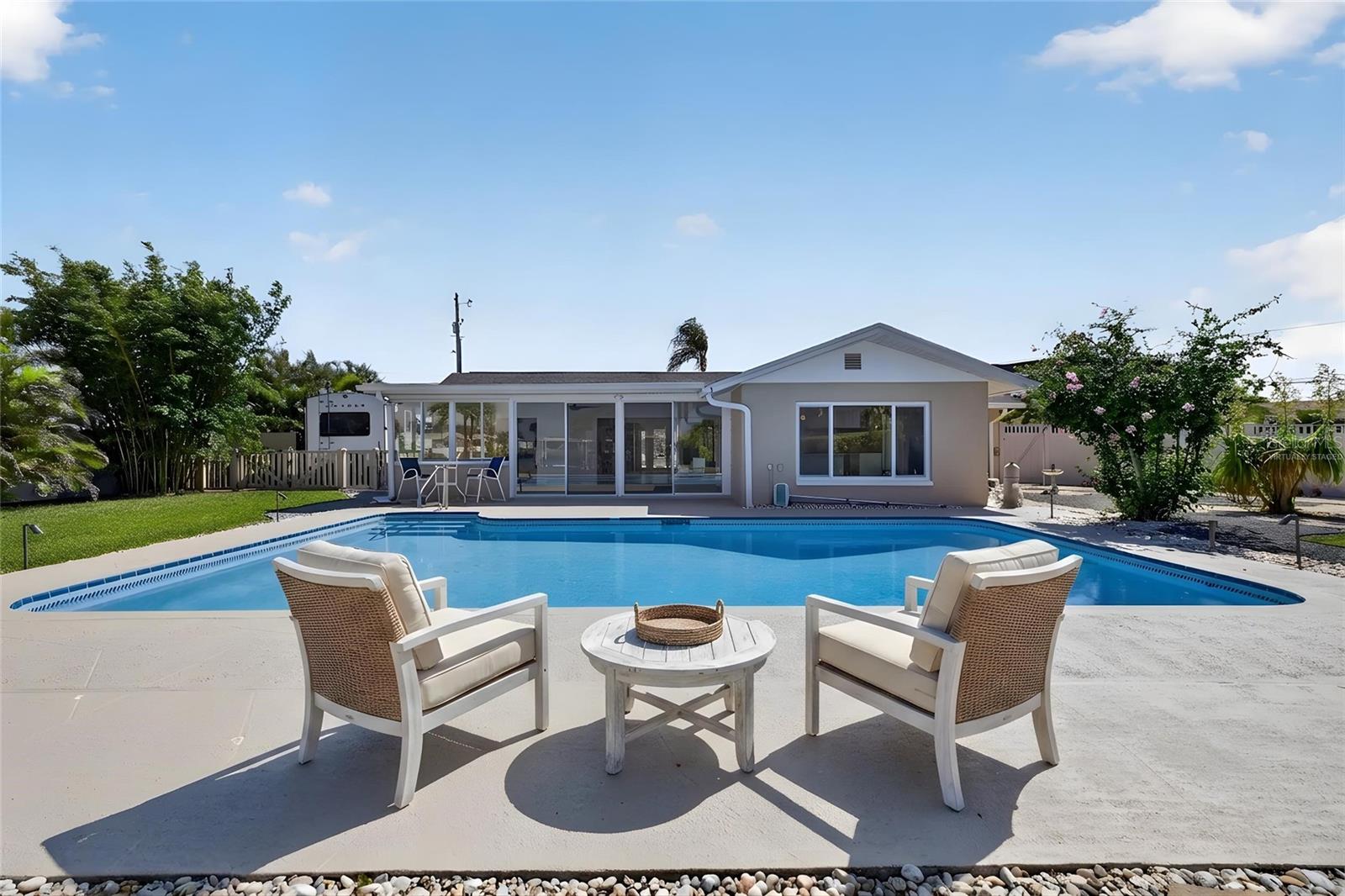 FLOR A MAR - Residential