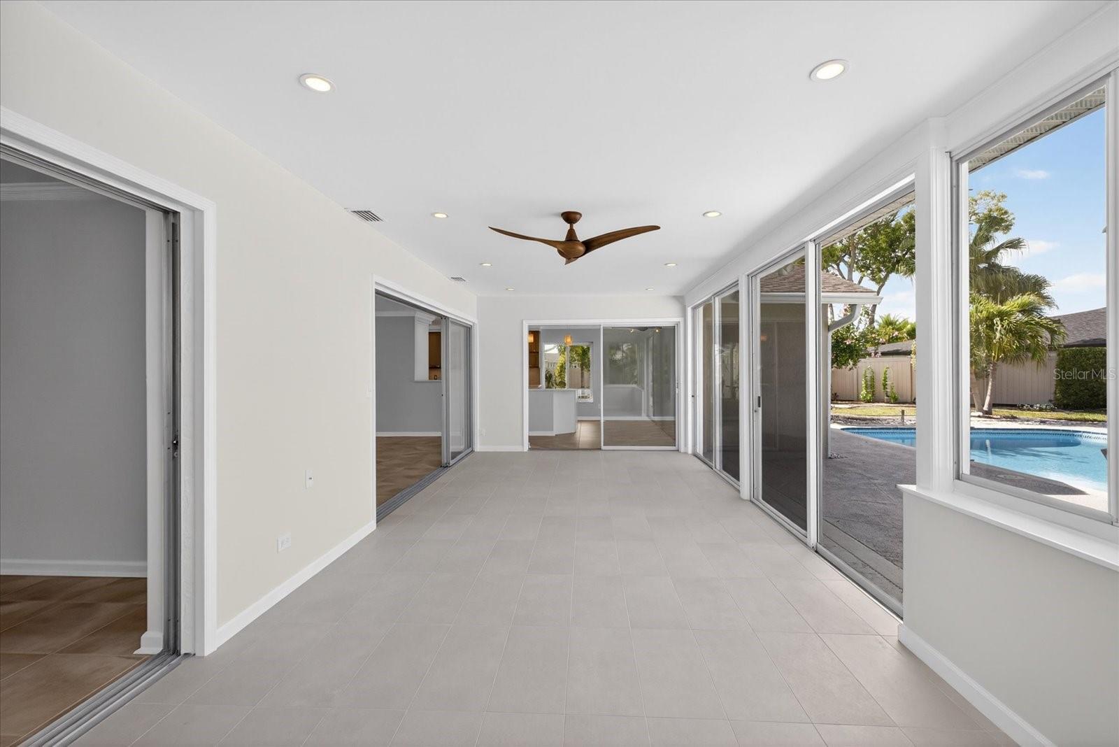 FLOR A MAR - Residential