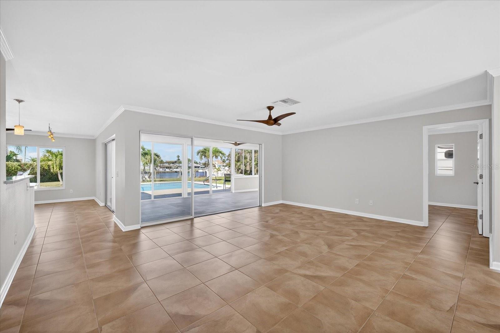 FLOR A MAR - Residential