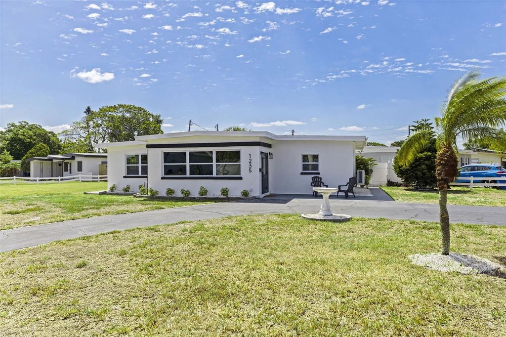 Photo of 1235 45th Street N, St Petersburg, FL 33713 (MLS # TB8502416)