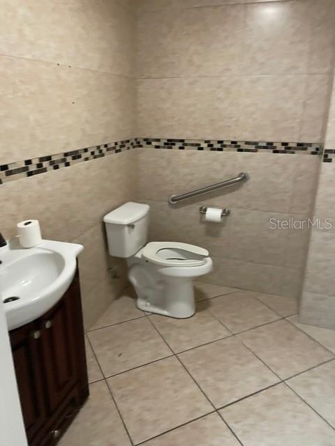 IRLO O BRONSONS SUB - Commercial Lease