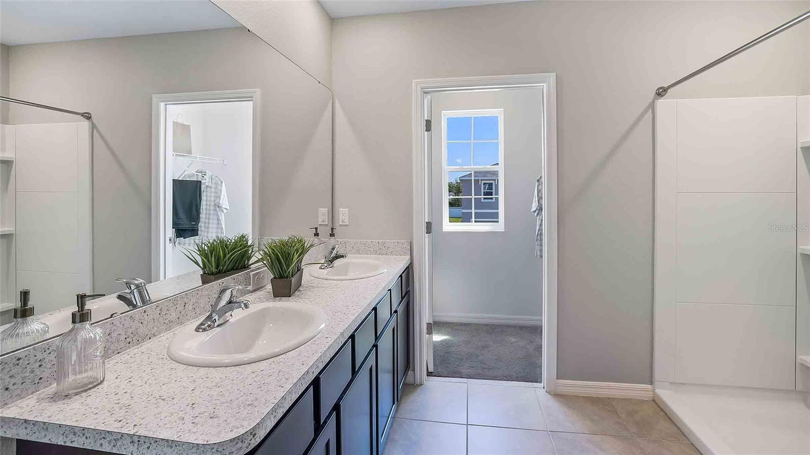 Photo 11 of 21 of 35573 LOCKMAN WAY house