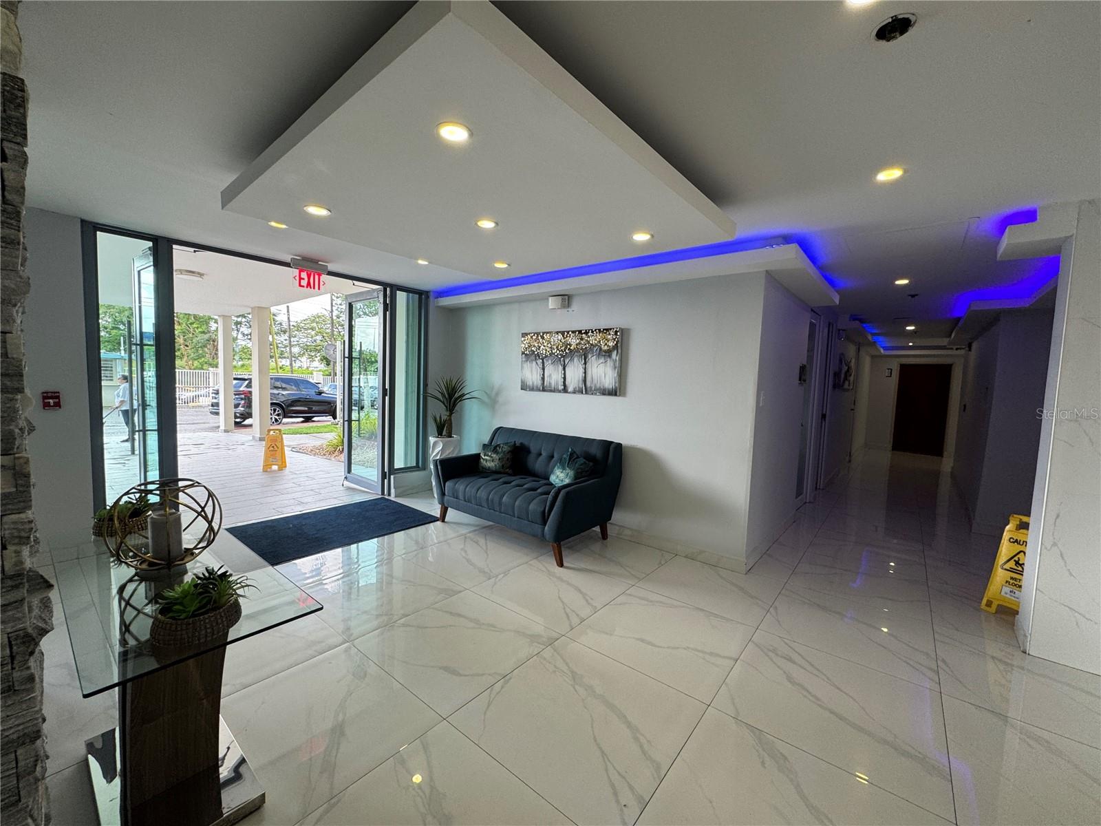 COND. PASEO DE MONTEFLORES - Residential Lease