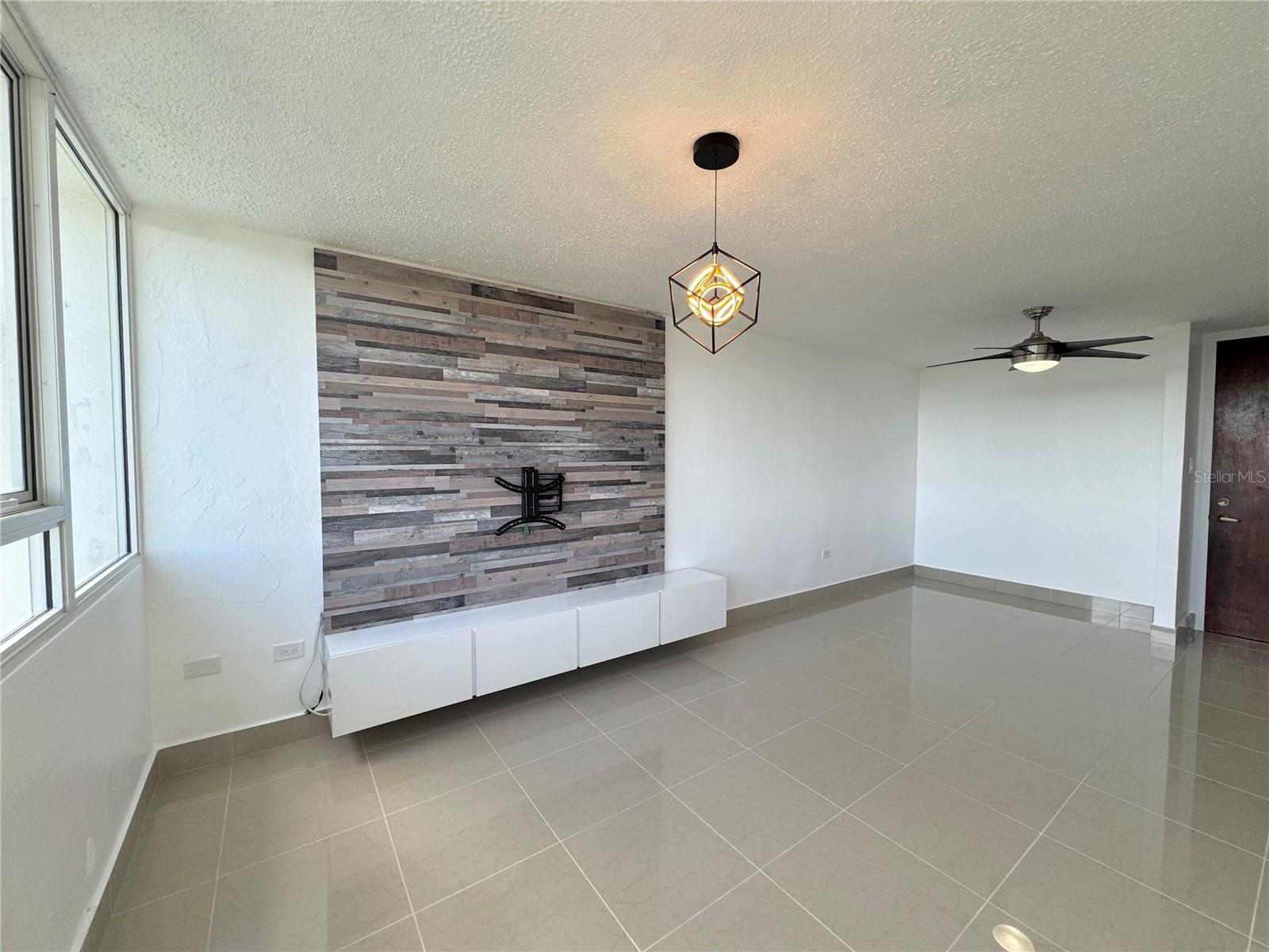 COND. PASEO DE MONTEFLORES - Residential Lease