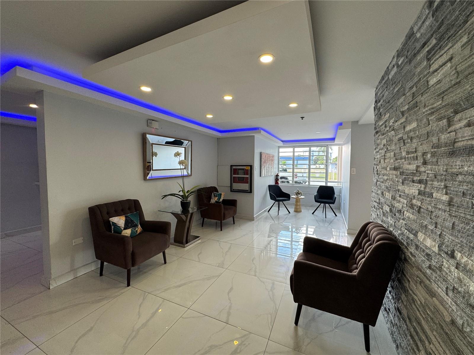 COND. PASEO DE MONTEFLORES - Residential Lease