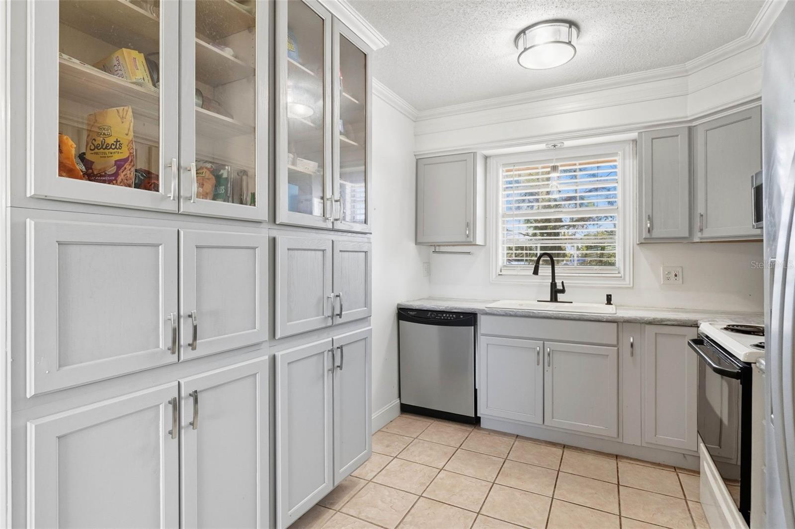 TAVARES LAKEVIEW CONDO - Residential