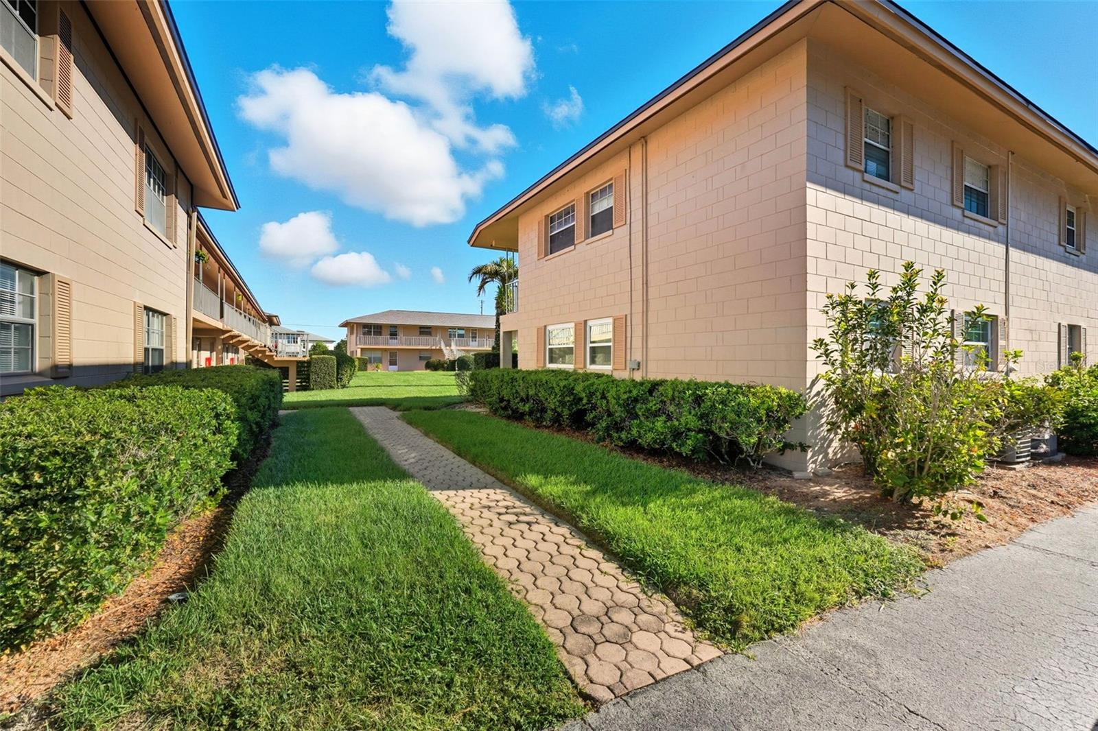 TAVARES LAKEVIEW CONDO - Residential