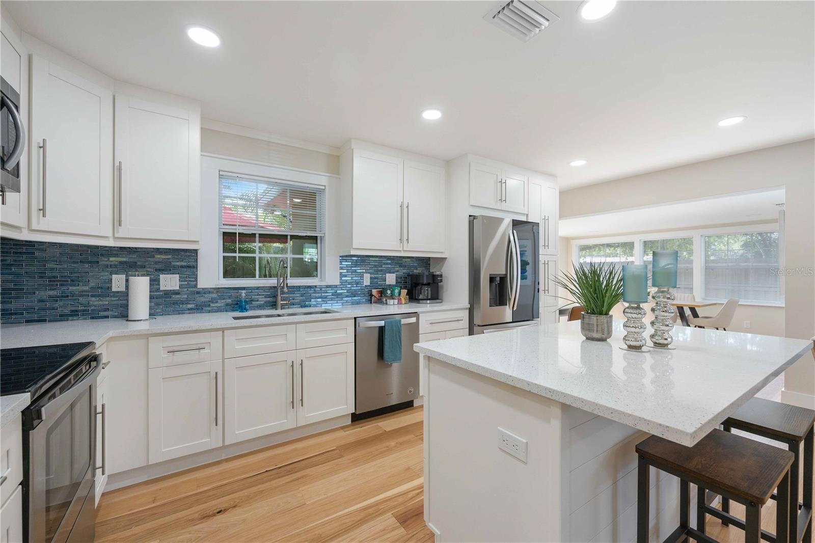 LOMA LINDA PARK - Residential