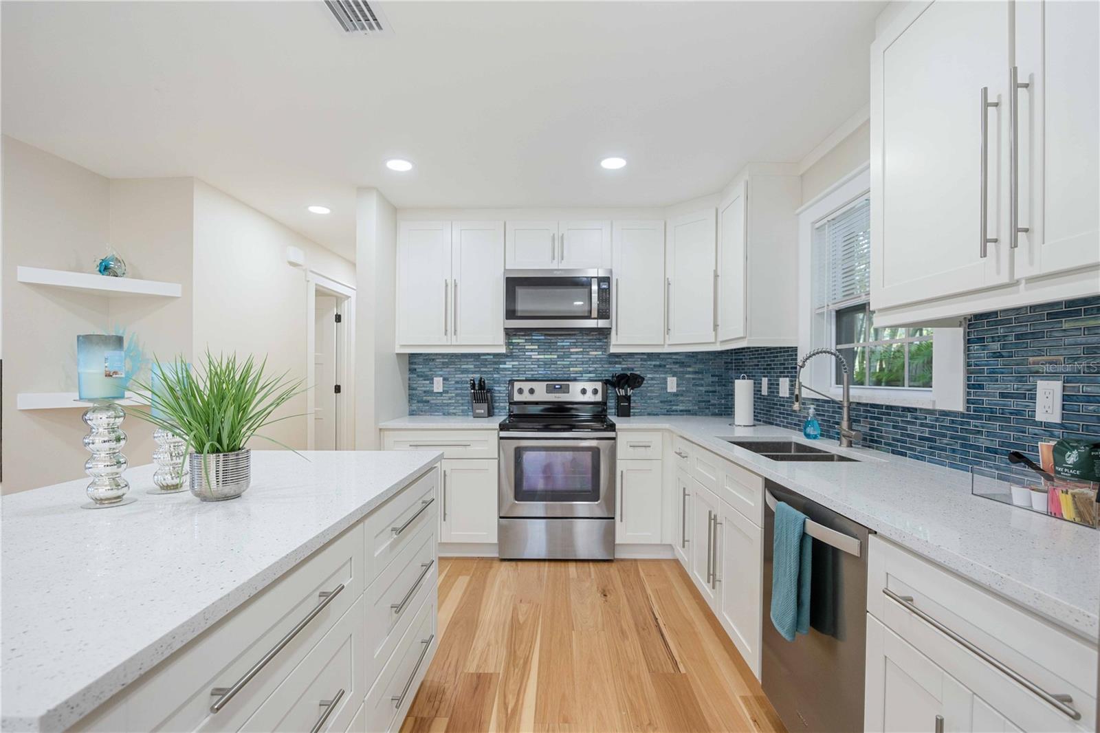LOMA LINDA PARK - Residential