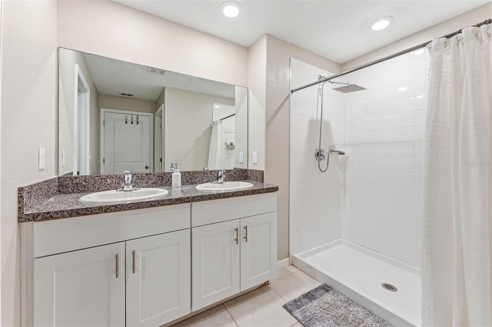 VILLAGES/AVALON PH IV - Residential