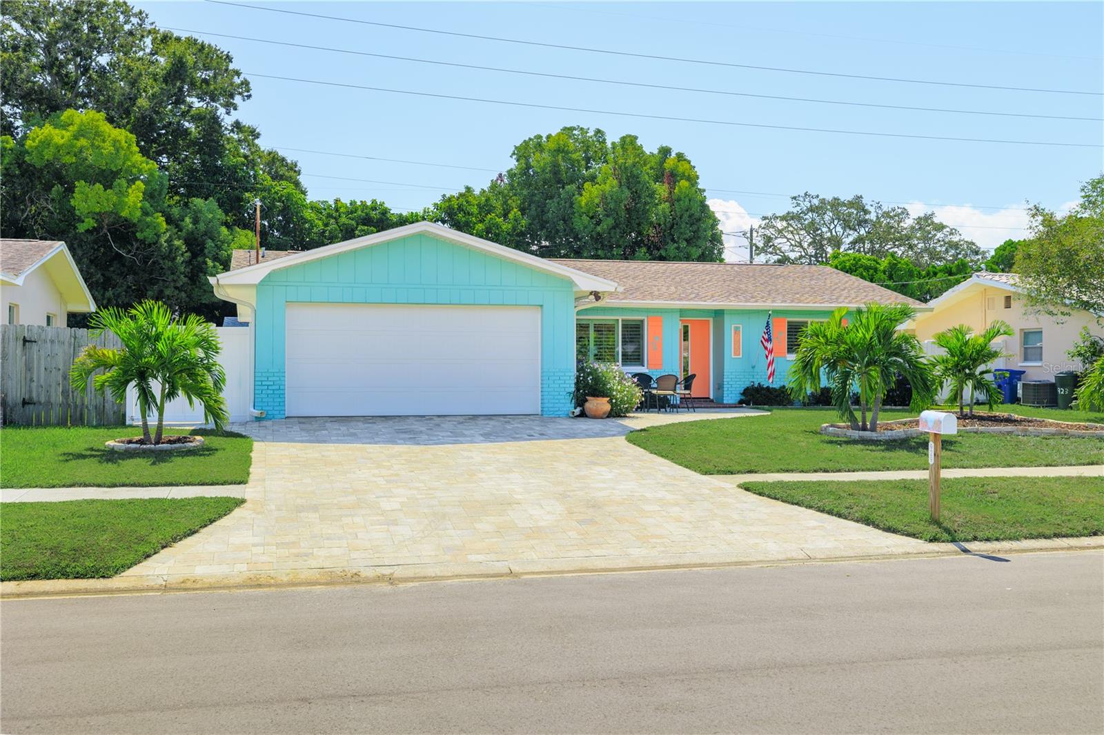 929 SANTA MONICA DRIVE