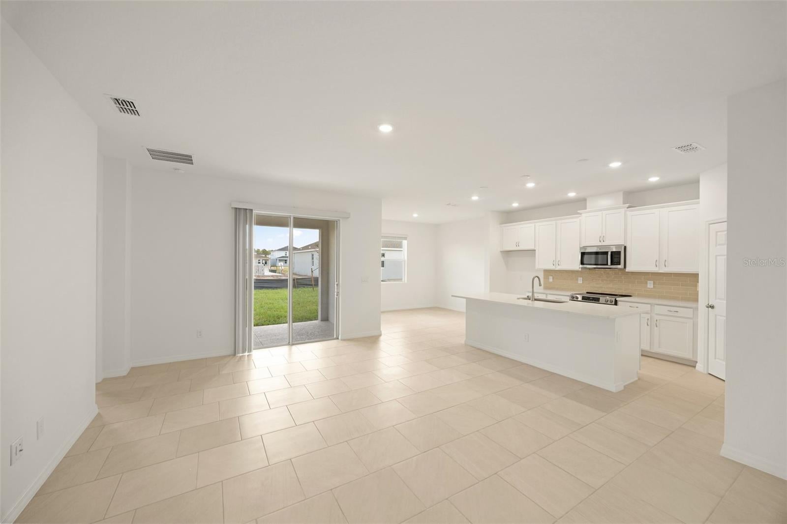 1819 LATTICE WAY
