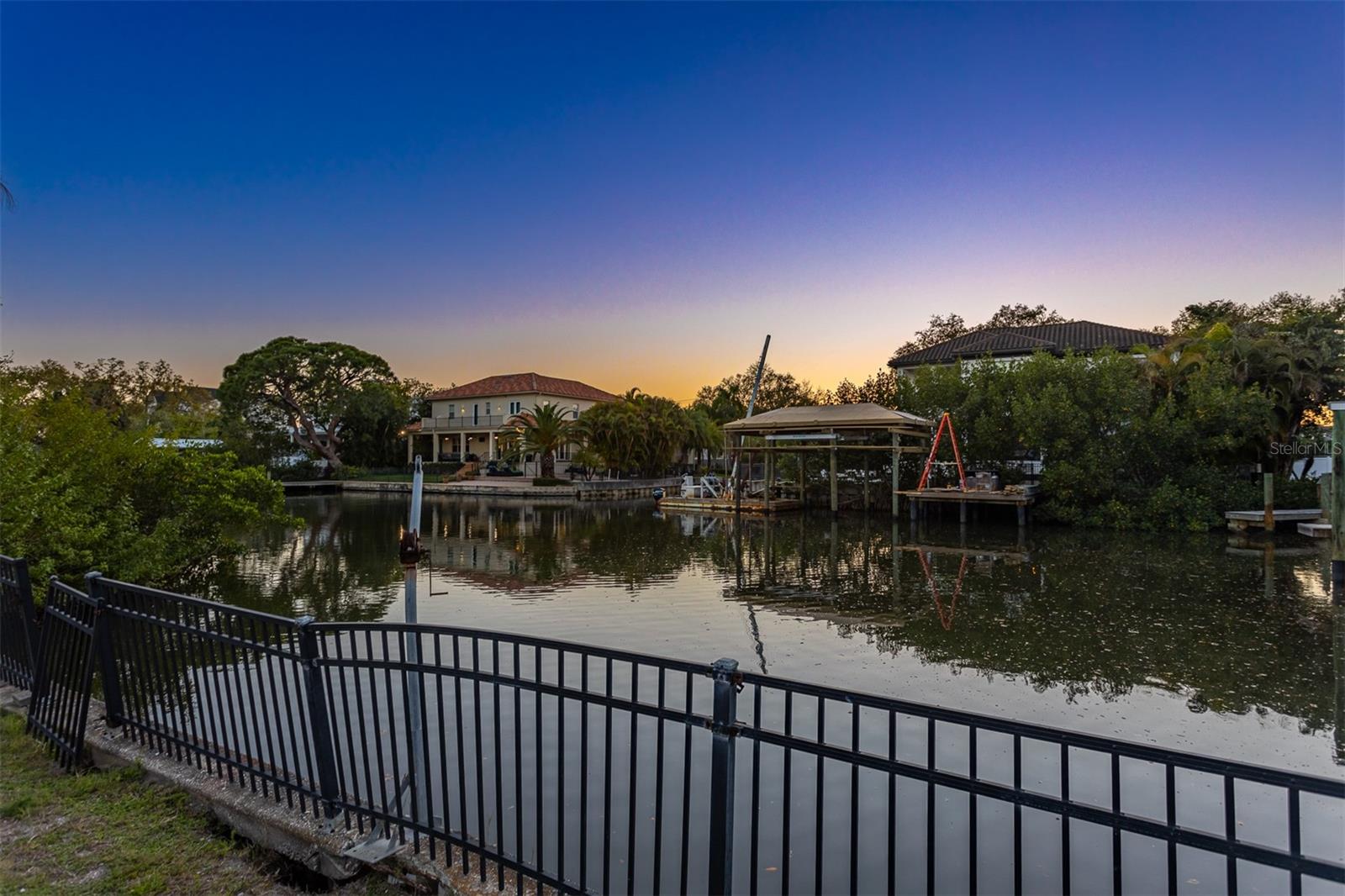 HENDERSON BEACH - Residential