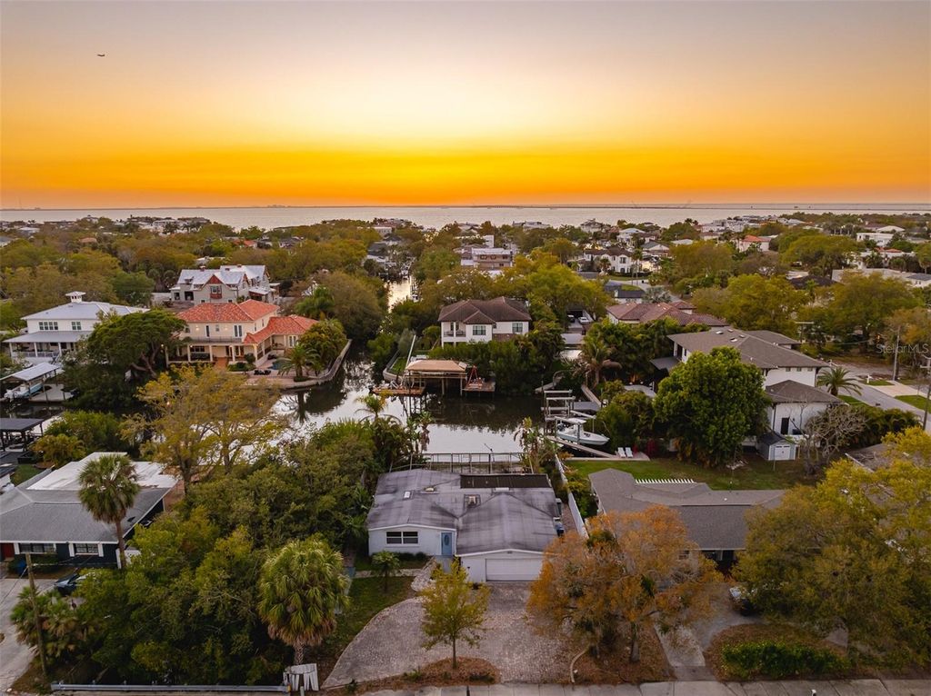 Photo of 2107 S West Shore Boulevard, Tampa, FL 33629 (MLS # TB8493370)