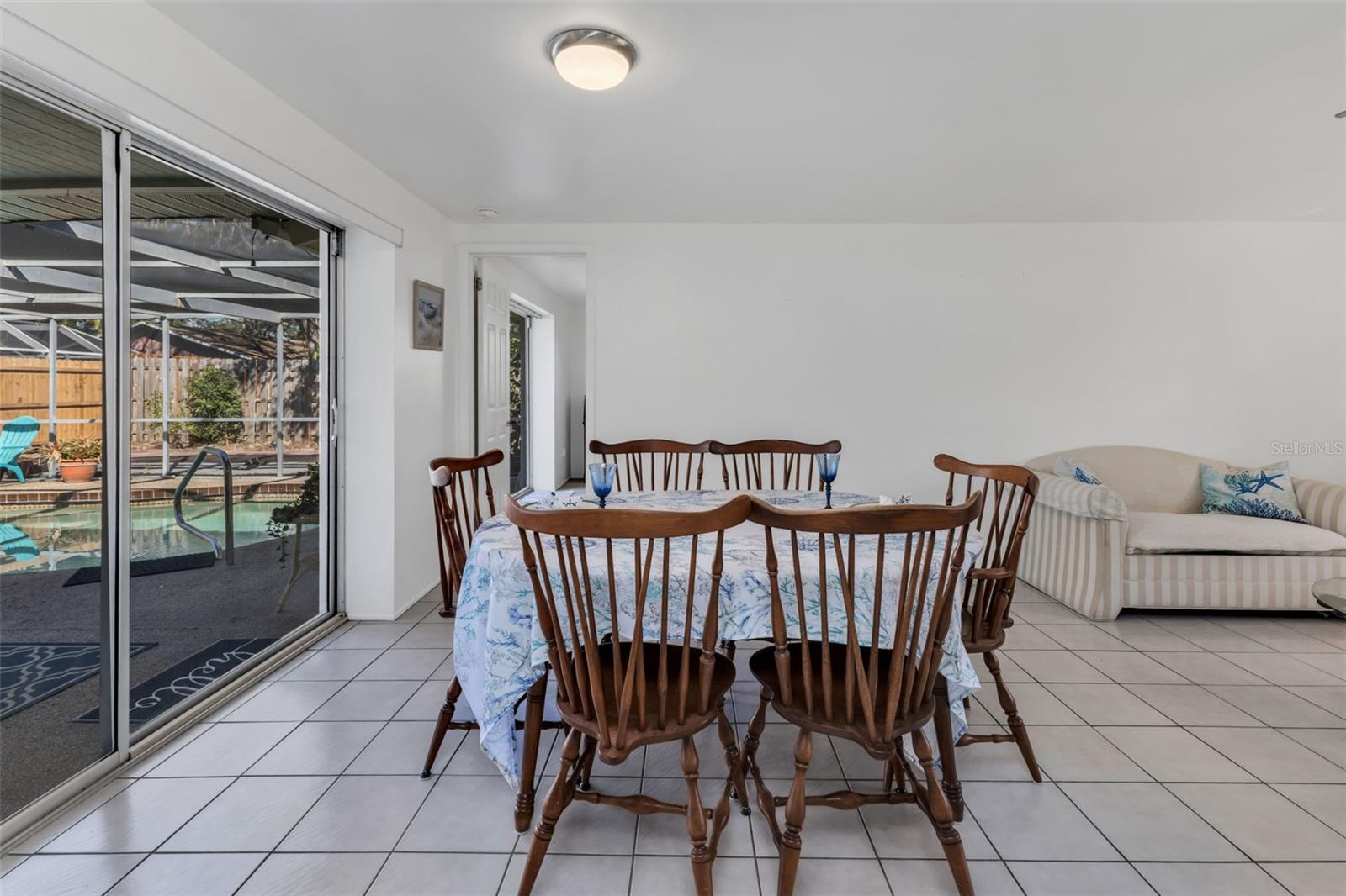 SOUTH VENICE - Residential