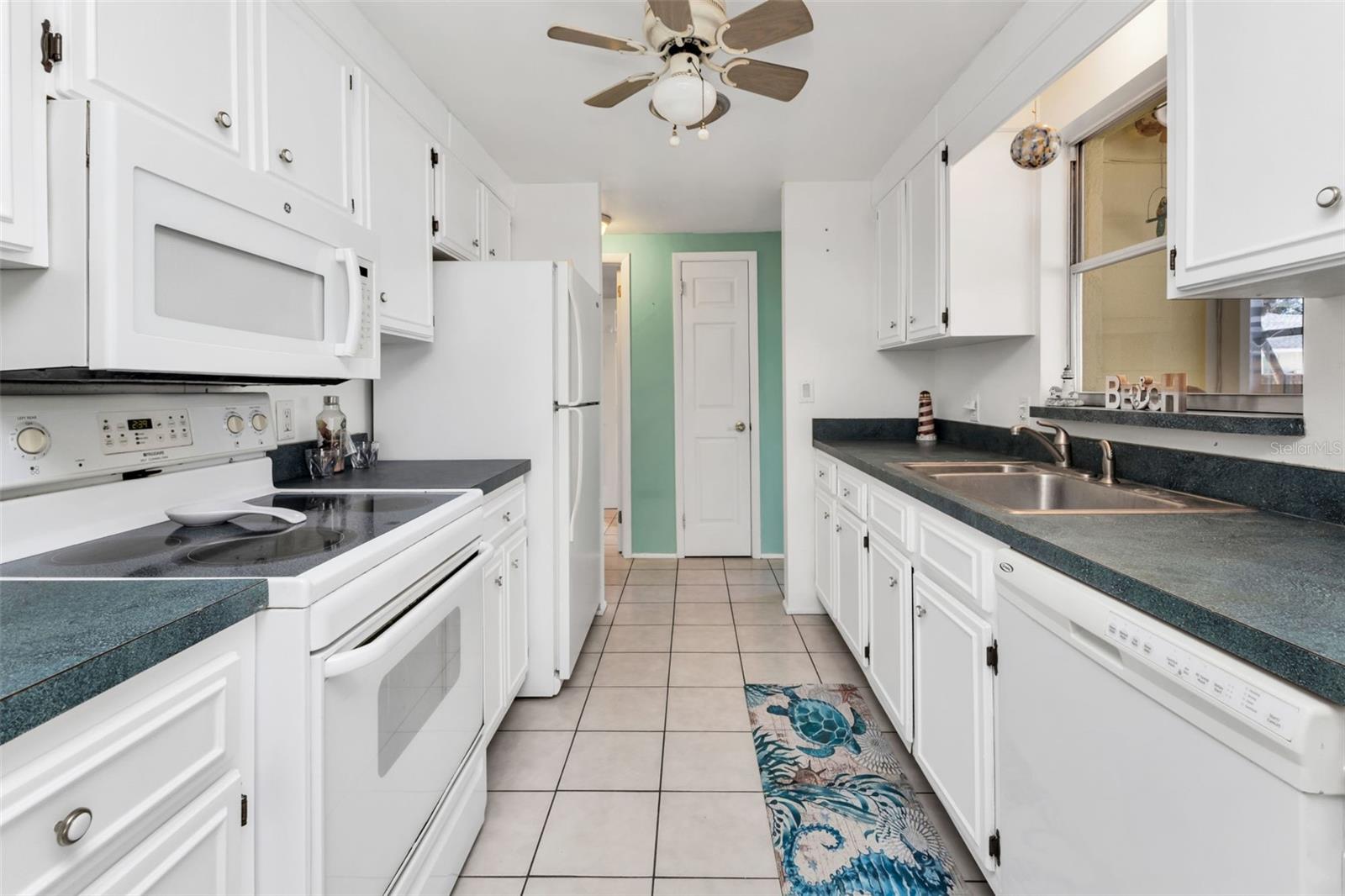 SOUTH VENICE - Residential