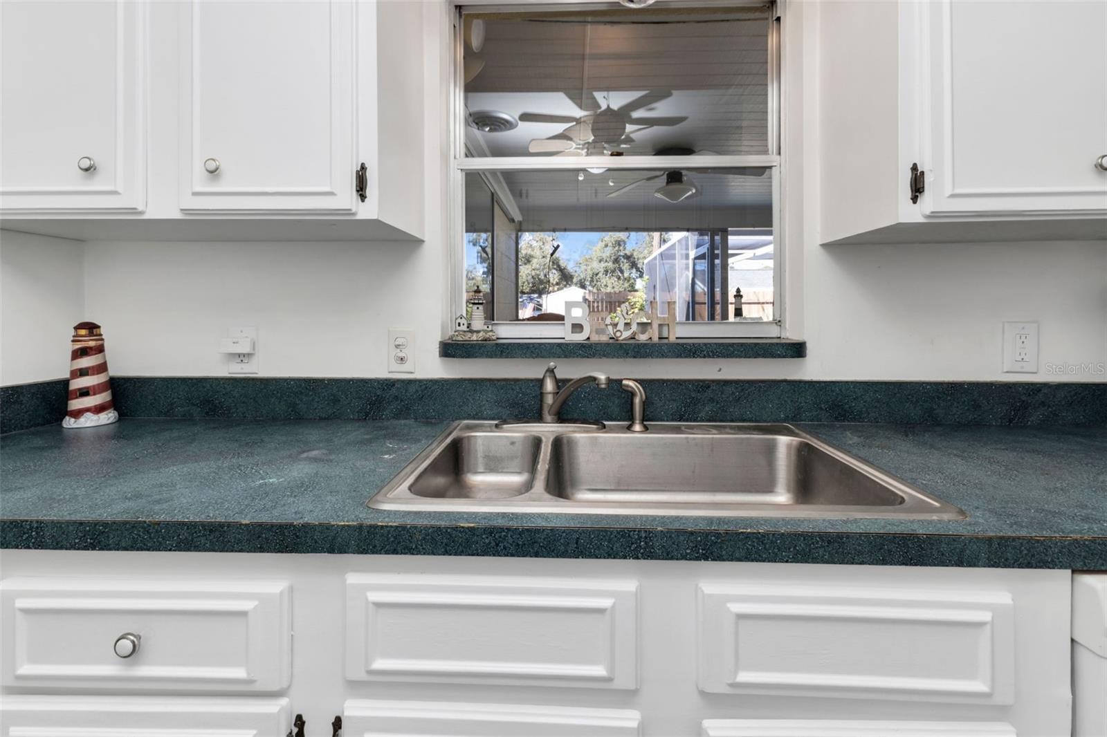 SOUTH VENICE - Residential