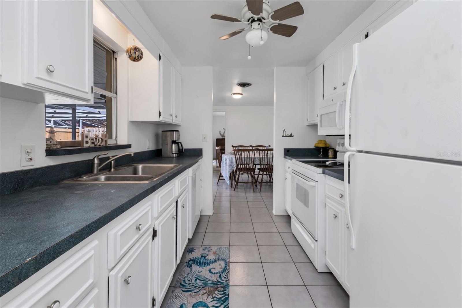 SOUTH VENICE - Residential