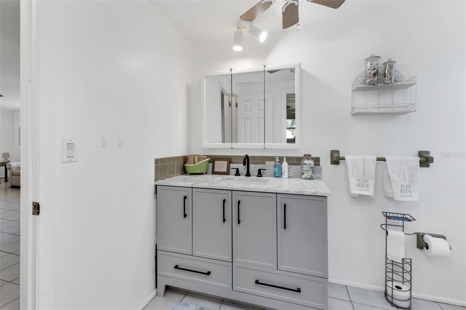 SOUTH VENICE - Residential