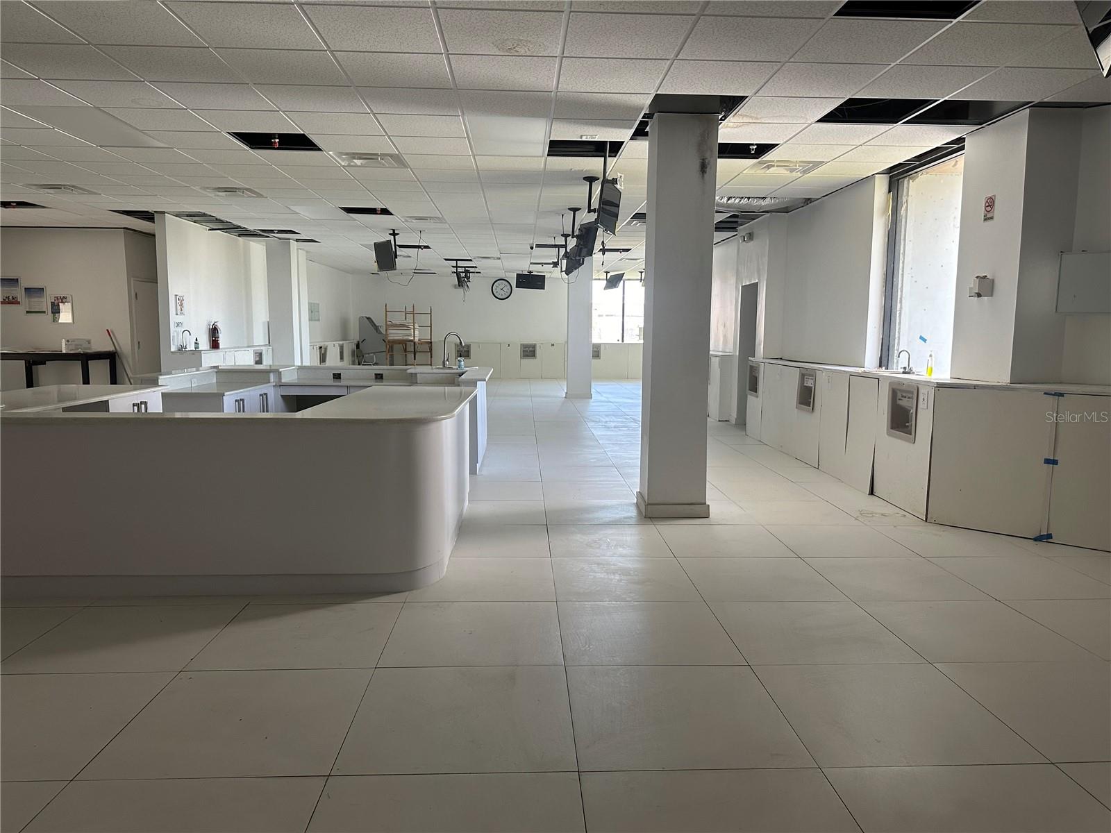 798 N SEMORAN BOULEVARD