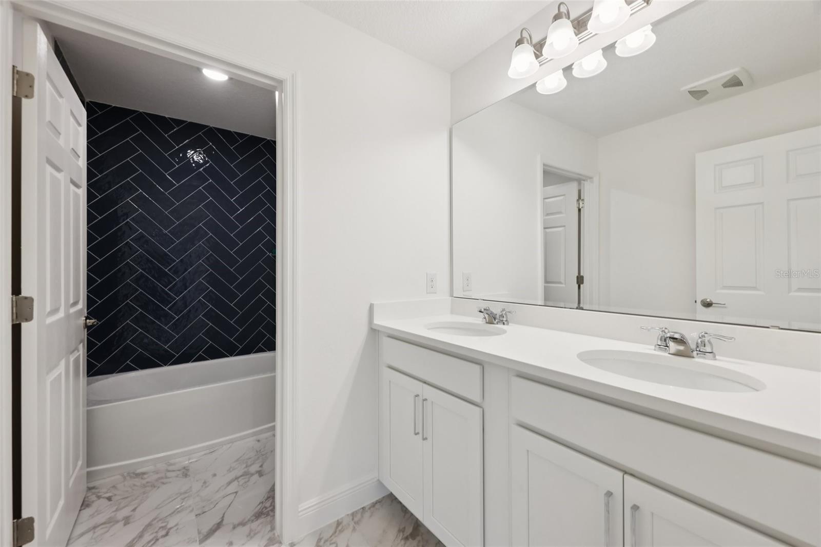 TRINITY LAKES PHASE 3 - Residential
