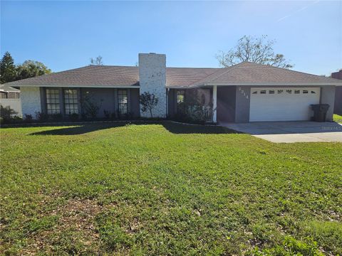 A home in LAKELAND