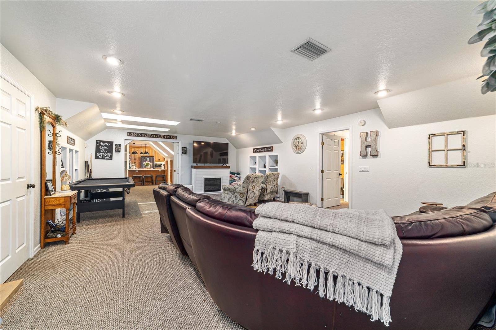 MEADOWVIEW ADD 03 - Commercial Sale