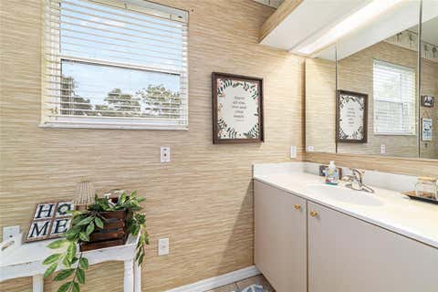 Tiny photo for 434 SW 14th Street, Ocala, FL 34471 (MLS # OM724619)