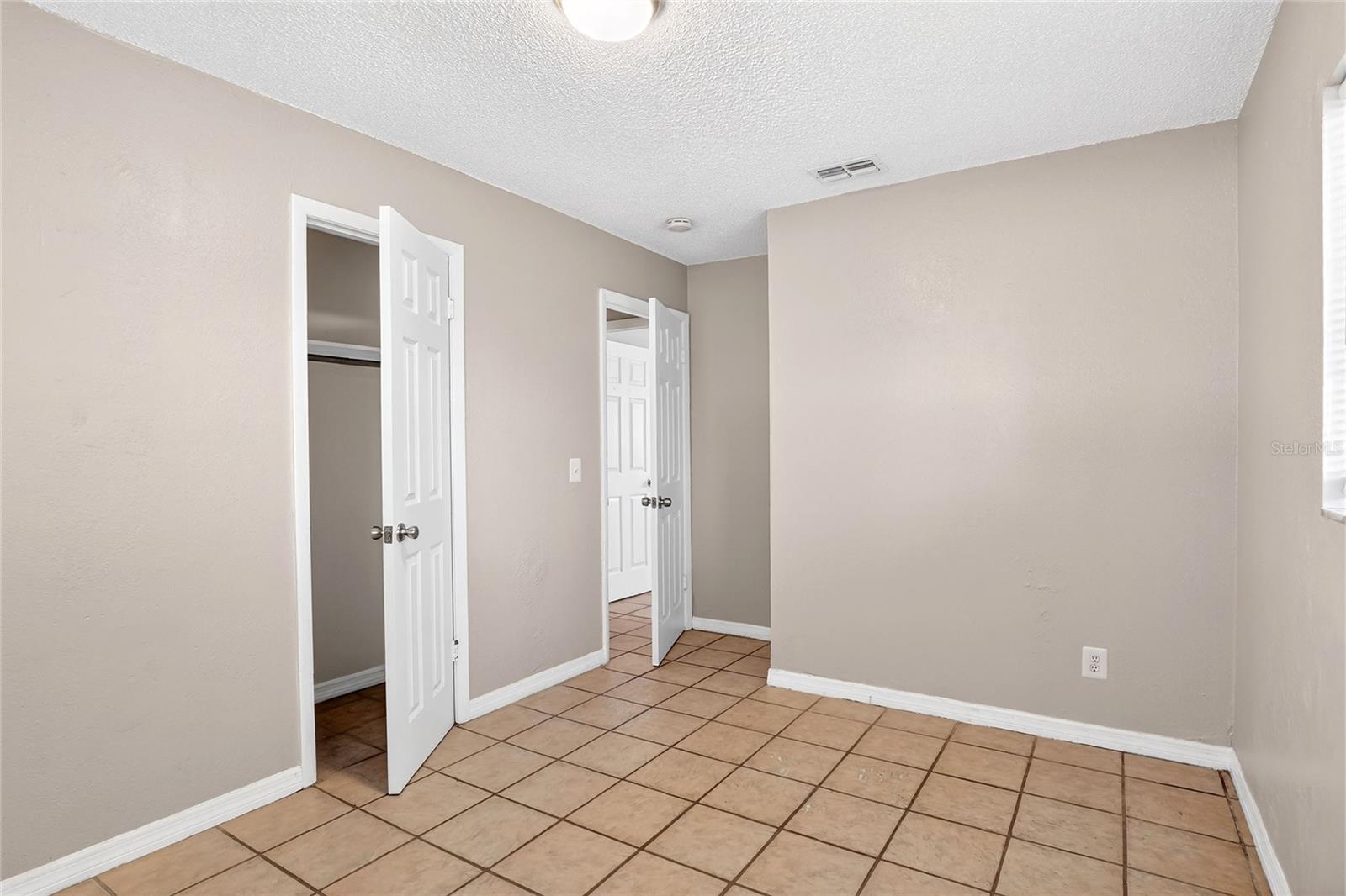 HIGHLAND ACRES PB 58 PG 42 - Residential